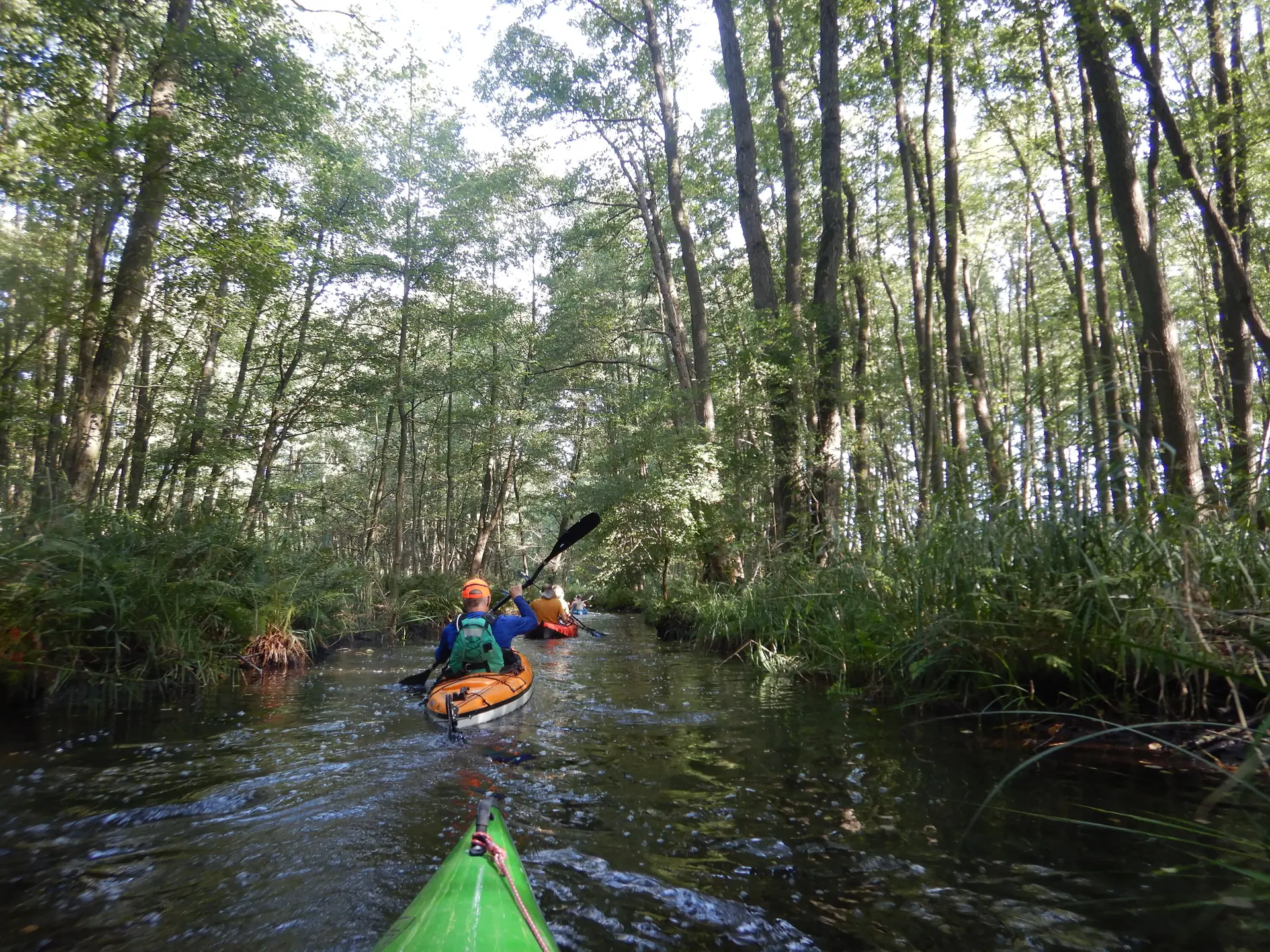 Auch auf der Seenplatte gibt es romantische kleine Kanäle | © Bernd und Beate Rieck