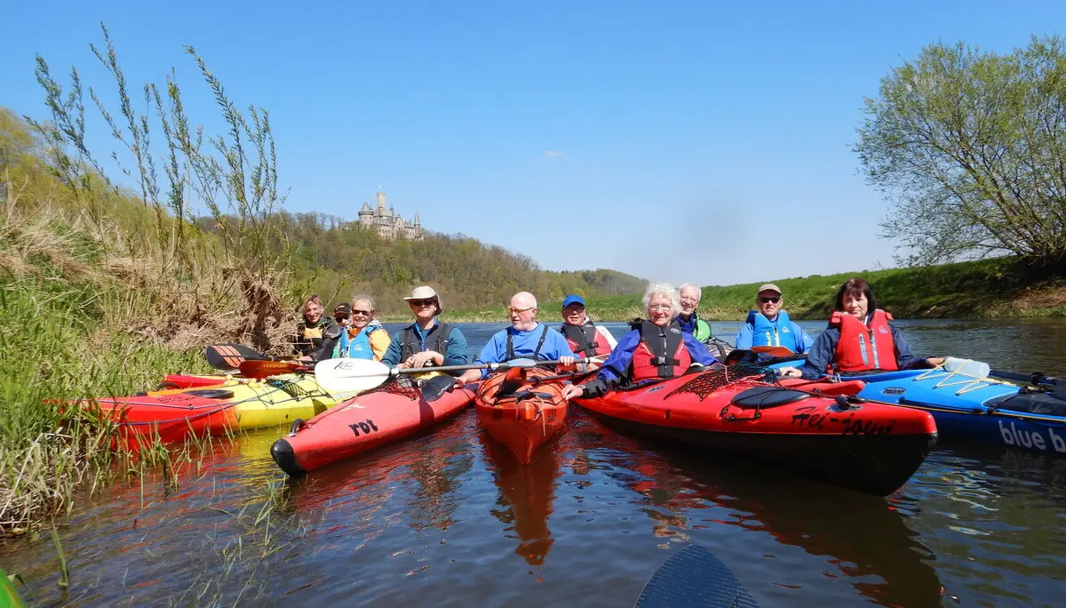      Gruppenbild mit Marienburg  | © Kanugruppe