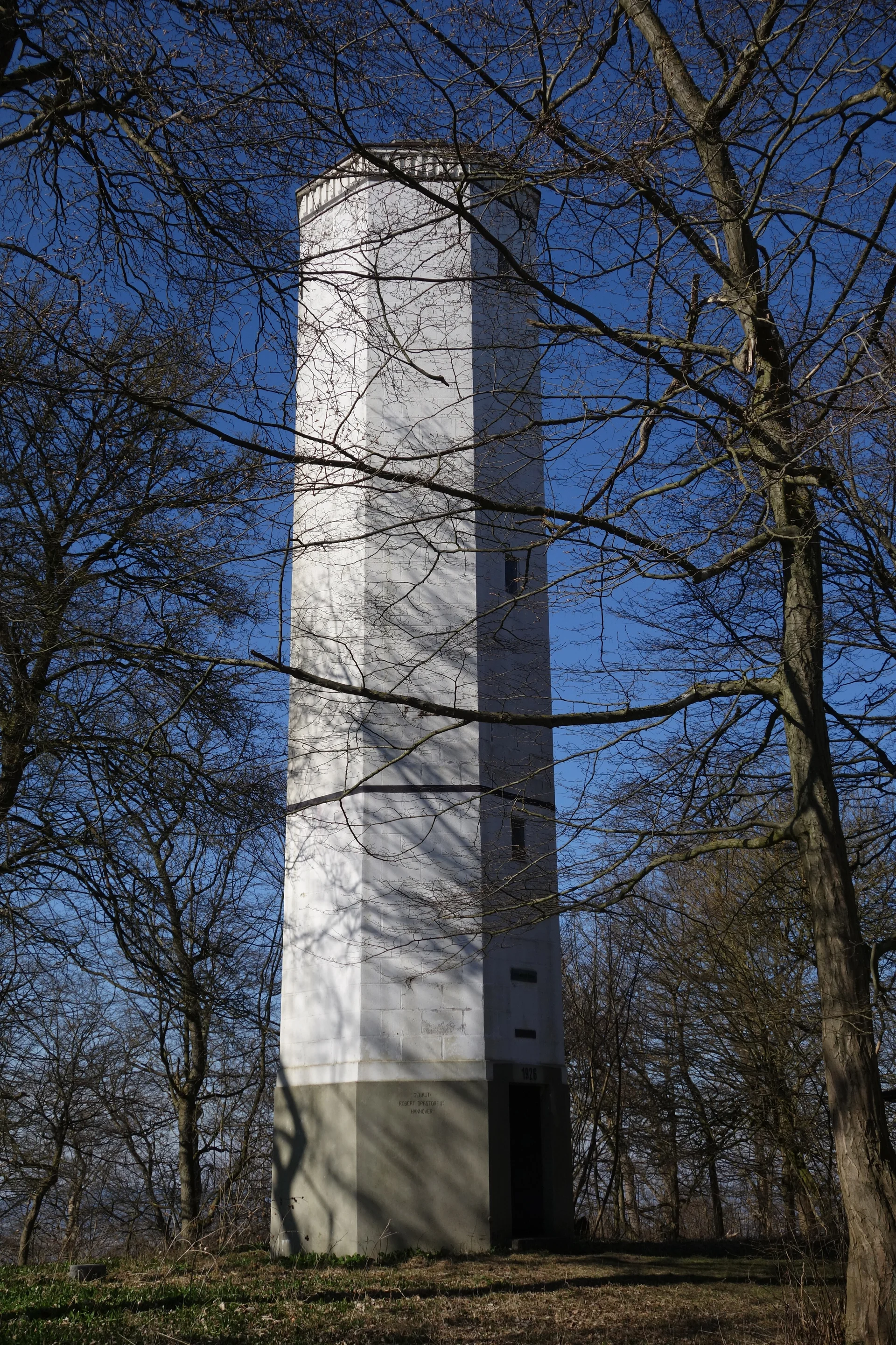 © Bernhard Küster