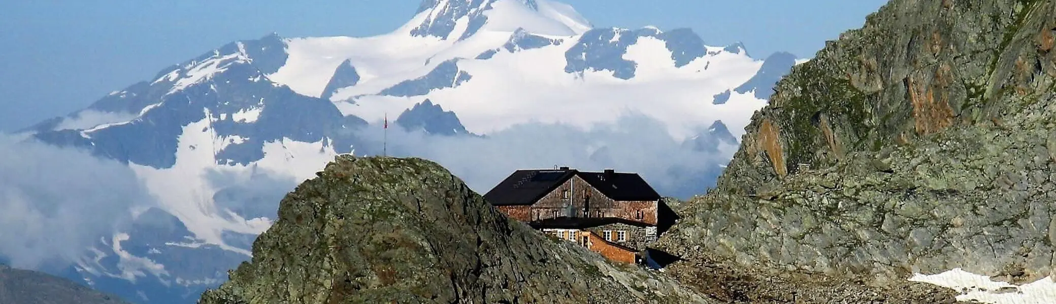 Hildesheimer Hütte mit Blick auf die Wildspitze | © Sektion Hildesheim des Deutschen Alpenvereins (DAV) e. V.