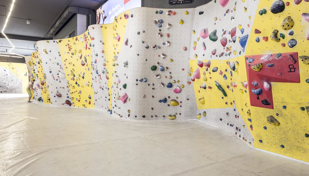 Blick in den Boulderbereich des DAV Kletter- und Boulderzentrum München-Nord. | © DAV/Hansi Heckmair